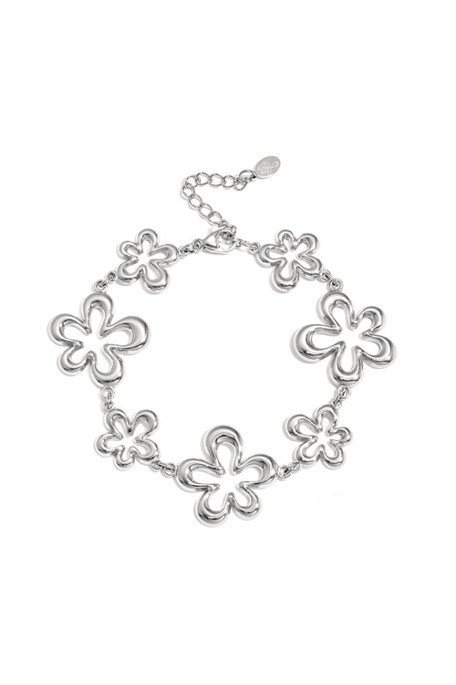 Bracelet with playful flowers in varying sizes